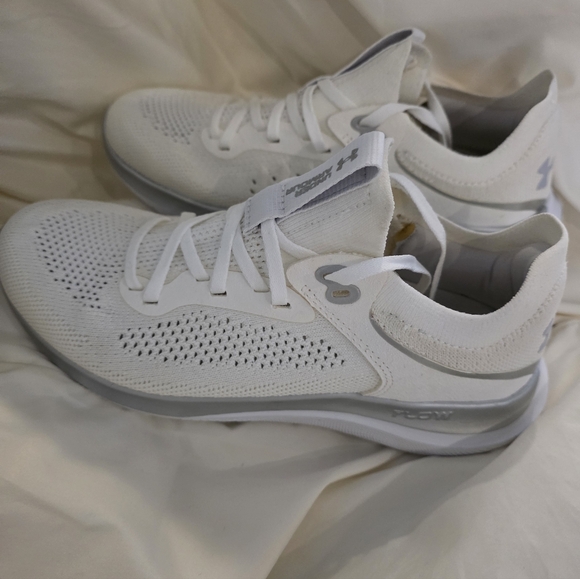 Under Armour Shoes - Under Armour Wmns Flow Synchronicity 'White Metallic Silver'